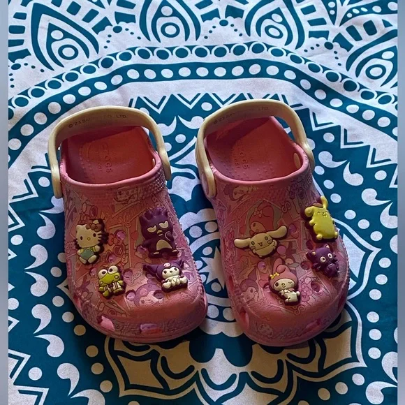 CROCS X SANRIO Limited edition pink toddler C10 Crocs - Picture 9 of 9